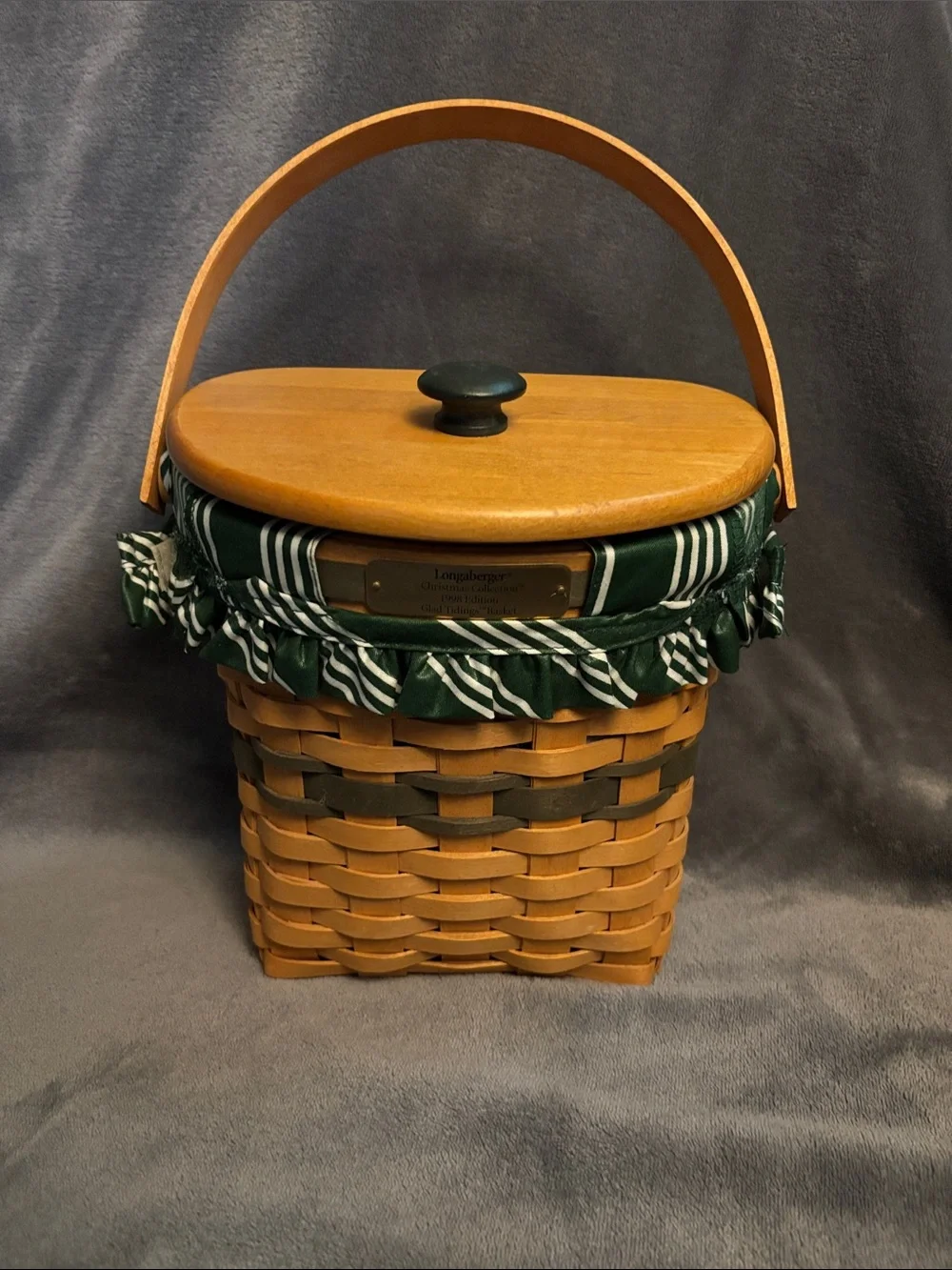 Longaberger Green and Oak Woven Basket with Lid and Handle